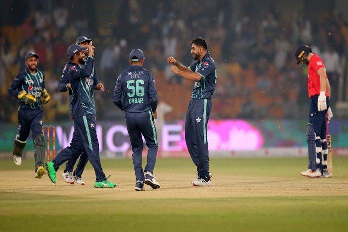 PAK vs ENG: पाकिस्तानी गेंदबाजी के आगे फिसड्डी साबित हुए अंग्रेज बल्लेबाज, मोईन का पचासा गया बेकार